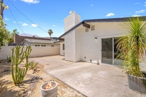 77445 Calle Potrero, La Quinta CA  92253-3702 exterior