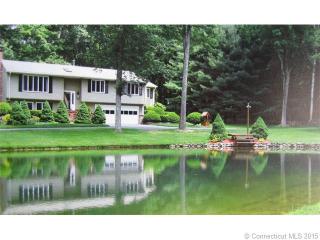 521 Cherry Brook Rd, Collinsville, CT 06019-4519