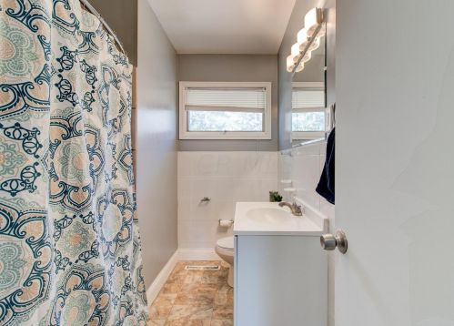 2949 Irwin Ave, Darbydale OH  43123-2309 exterior