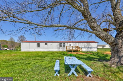 7549 Whiteleysburg Rd, Harrington DE  19952-3721 exterior