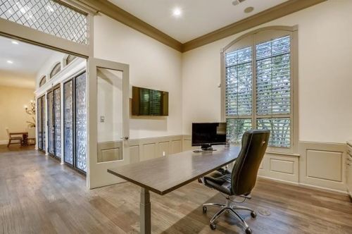 4700 Tour 18 Dr, Lewisville TX  75022-6450 exterior