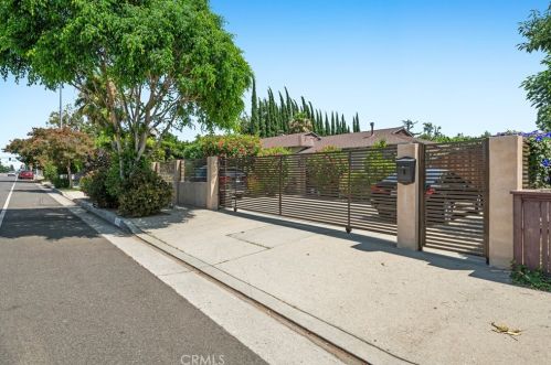 5516 Fulton Ave, Van Nuys CA  91401-5332 exterior