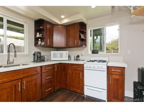 67-129 Kuhi St, Waialua, HI 96791