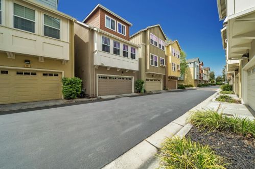 129 Azalea Dr, Mountain View CA  94041-1380 exterior