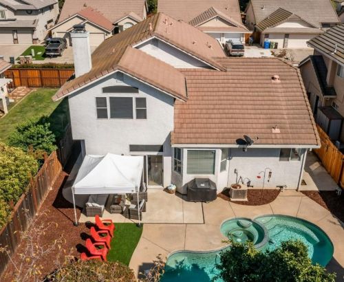 8686 White Peacock Way, Elk Grove CA  95624-3701 exterior