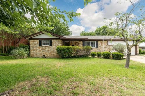 6706 Briley Dr, Fort Worth, TX 76180-8164