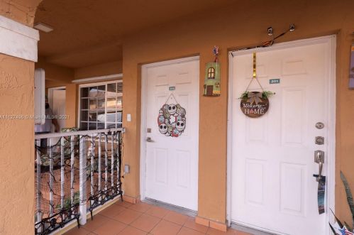 7825 36th Ave, Hialeah, FL 33018-7524