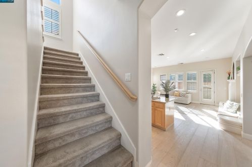 1733 Campanula Dr, San Ramon CA  94582-5155 exterior