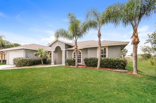 451 Paar Dr, Fort Pierce, FL 34953-4024