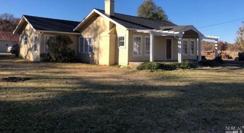 2607 Hendricks Rd, Lakeport, CA 95453-9489