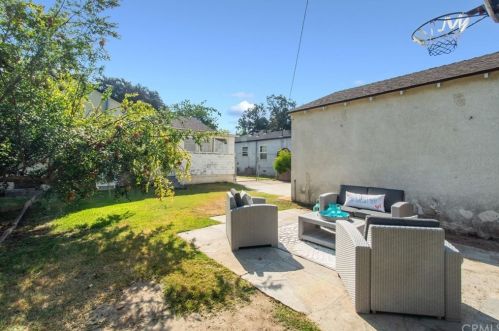 6139 Fidler Ave, Lakewood CA  90712-1256 exterior