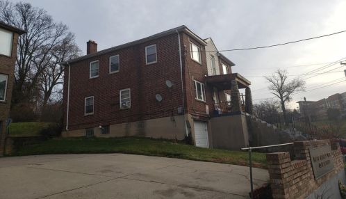530 Clinton Springs Ave, Cincinnati, OH 45217-1989