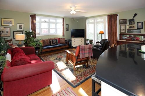 119 Park Ave, Windsor, CT 06095-3320