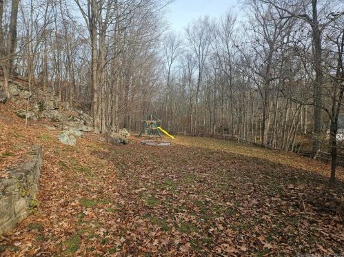123 Rising Ridge Rd, Ridgefield, CT 06877-5820