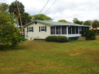 163 Beechers Point Dr, Welaka FL  32193-3426 exterior