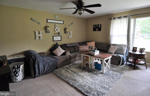 5 Oak Ave, Browns Mills NJ  08015-3215 exterior