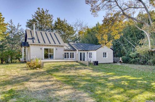 350 Richmond Rd, Southold, NY 11971-2633