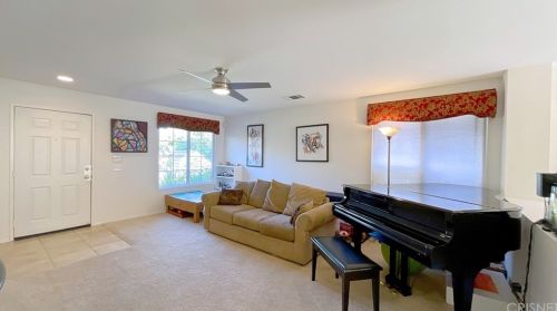 29803 Cambridge Ave, Santa Clarita, CA 91384-4540
