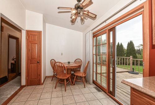 6371 Kinnickinnic Riv Pkwy, Milwaukee WI 53219-3015 exterior