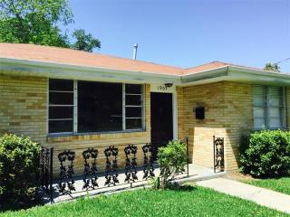 1905 Elm St, Harvey, LA 70058-4431