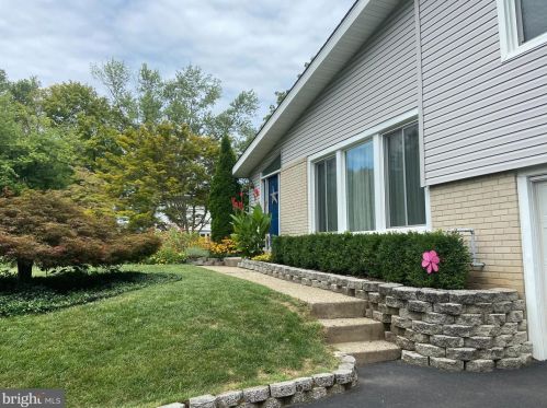 1573 Sullivan Dr, Blue Bell, PA 19422-3622