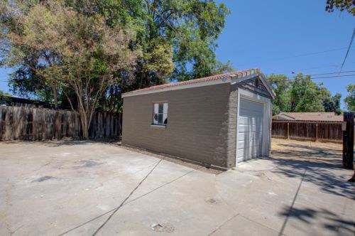 202 Camellia Way, Modesto CA  95354-2817 exterior