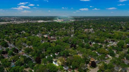 888 7th St, Green Bay, WI 54304-2677