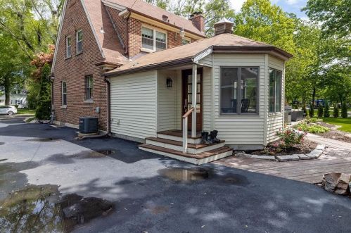 225 Ellendale Pkwy, Crown Point IN  46307-4341 exterior