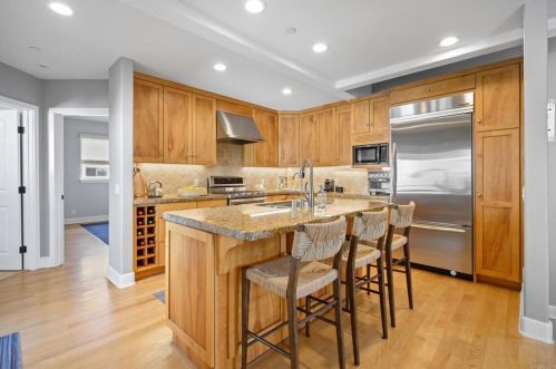 145 3rd St, Encinitas CA  92024-3208 exterior
