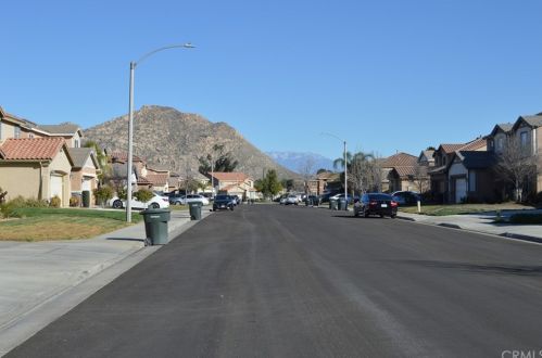 1063 Harrier St, Perris CA  92571-3527 exterior