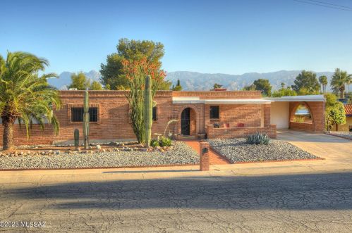 8501 25th St, Tucson, AZ 85710-7211