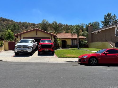 20358 Lisa Gail Dr, Santa Clarita, CA 91350-1963