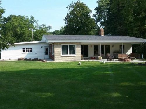 15172 Elkhart St, Goshen, IN 46528-8585
