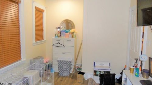 35 Oak Ave, Irvington NJ 07111-3851 exterior