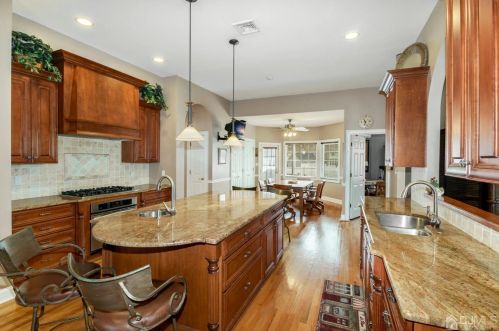 2 Winchester Dr, East Brunswick NJ  08816-3385 exterior