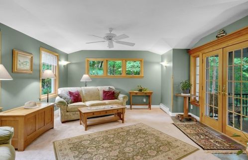 15 Danbury Cir, Amherst NH  03031-2016 exterior