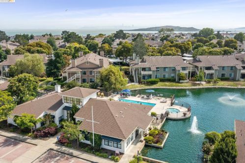 123 Lakeshore Ct, Richmond CA  94804-7422 exterior
