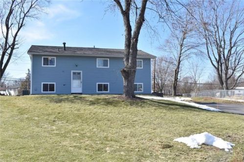 55 Agar Ave, Henrietta, NY 14467-9326