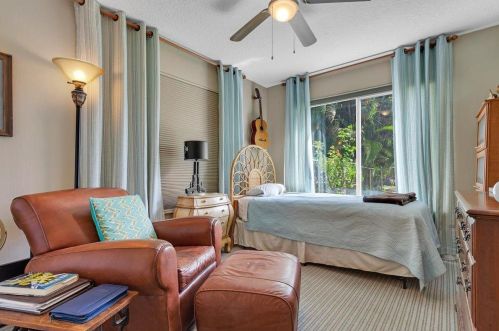 5324 Greenwood Dr, Delray Beach FL  33484-1133 exterior