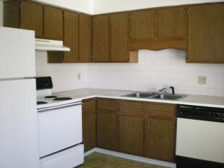 2355 Echo Valley Dr, Cuyahoga Falls OH  44224-2707 exterior