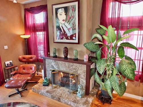 227 Glendora Ave, Long Beach CA  90803-3504 exterior