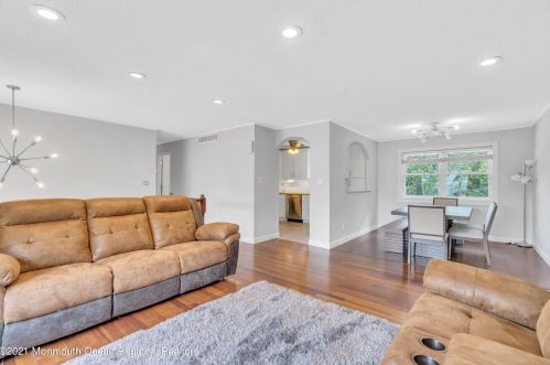 23 Yorkshire Dr, Jackson Twp NJ  08527-2626 exterior