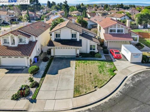 32824 Oakdale Ct, Union City CA  94587-5426 exterior