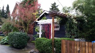105 Valley St, Seattle WA  98109-4037 exterior