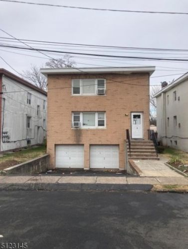 5 Oak Ave, Irvington NJ  07111-3806 exterior