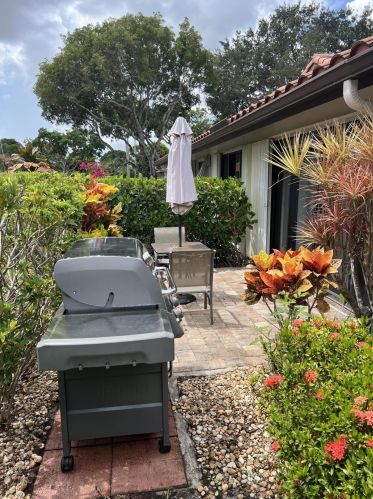 6218 Pointe Regal Cir, Delray Beach FL  33484-2437 exterior