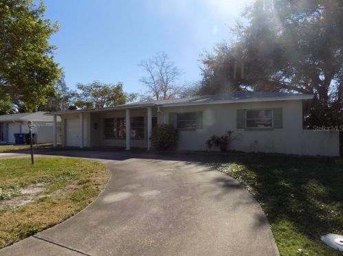 7858 Causeway Blvd, Saint Petersburg, FL 33707-1006