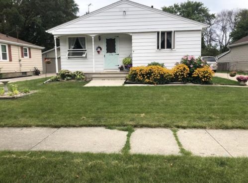 1172 Bond St, Green Bay, WI 54303-4041