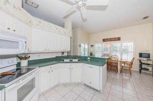 1863 Kinsmere Dr, New Port Richey FL  34655-4539 exterior