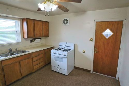 303 Sceneridge Rd, Mckeesport PA  15133-2221 exterior